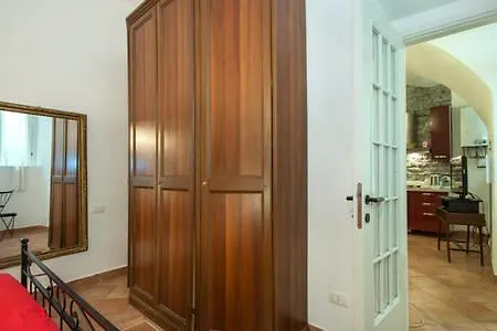 Anna & Caterina House